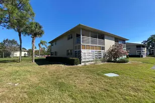 26 Lake Vista Trail E, Port Saint Lucie, FL 34952 - Photo 2