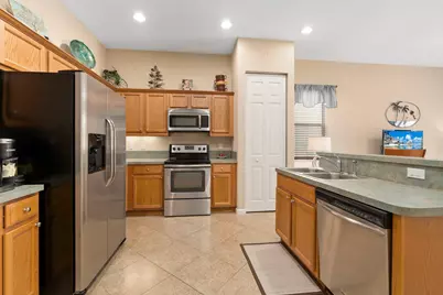 1014 NW Leonardo Circle, Port Saint Lucie, FL 34986 - Photo 10