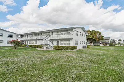 244 Camden J, West Palm Beach, FL 33417 - Photo 2