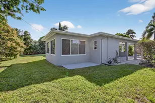 425 SW 10th St, Pompano Beach, FL 33060 - Photo 8