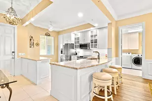 33 Harbour Isle Dr W, Fort Pierce, FL 34949 - Photo 2