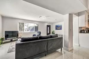 255 Glouchester St, Boca Raton, FL 33487 - Photo 12