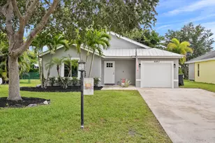 8897 SW Fishermans Wharf Dr, Stuart, FL 34997 - Photo 1