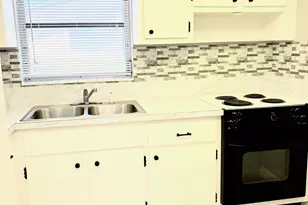 2911 Ashley Dr W, West Palm Beach, FL 33415 - Photo 6