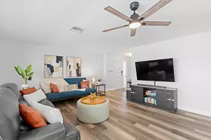 419 Pine Tree Ct, Atlantis, FL 33462 - Photo 4