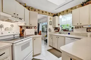 194 Parkwood Dr, Royal Palm Beach, FL 33411 - Photo 38