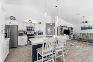 6024 NW Favian Ave, Port Saint Lucie, FL 34986 - Photo 4