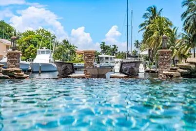 2325 NE 27th Street, Pompano Beach, FL 33064 - Photo 20