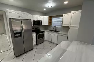 2221 Bahama Dr, Miramar, FL 33023 - Photo 6