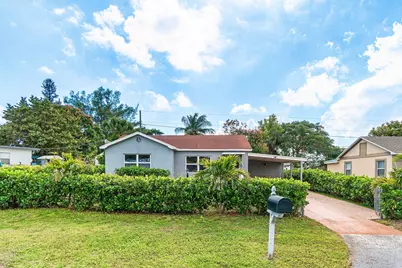 930 43rd Street, West Palm Beach, FL 33407 - Photo 2