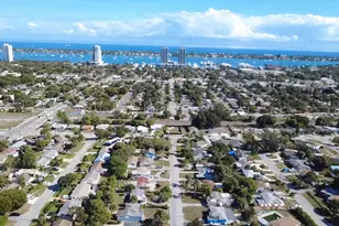 930 43rd St, West Palm Beach, FL 33407 - Photo 32