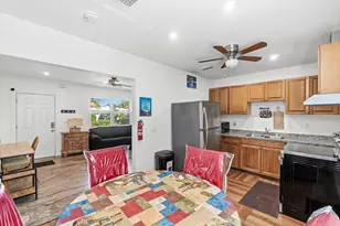 930 43rd St, West Palm Beach, FL 33407 - Photo 14