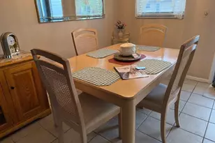 725 Lori Dr, Palm Springs, FL 33461 - Photo 4