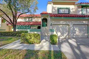 4 Lexington Ln E, Palm Beach Gardens, FL 33418 - Photo 1