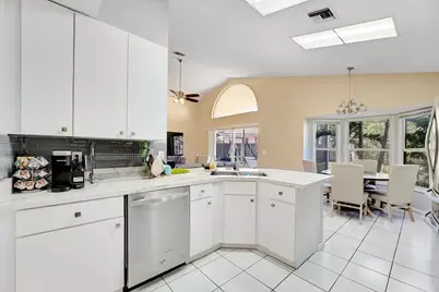 2008 Normandy Circle, West Palm Beach, FL 33409 - Photo 30