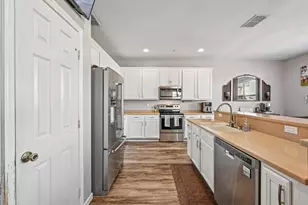 941 SW McElroy Ave, Port Saint Lucie, FL 34953 - Photo 6