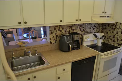 5220 Las Verdes Circle #312, Delray Beach, FL 33484 - Photo 10