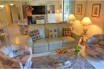 5220 Las Verdes Circle #312, Delray Beach, FL 33484 - Photo 6