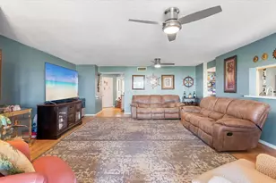 110 Half Moon Cir, Hypoluxo, FL 33462 - Photo 6