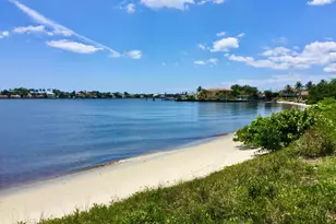 110 Half Moon Cir, Hypoluxo, FL 33462 - Photo 32