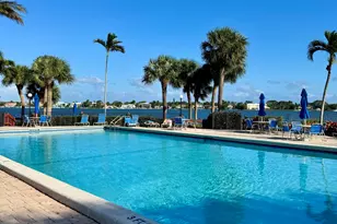 110 Half Moon Cir, Hypoluxo, FL 33462 - Photo 24