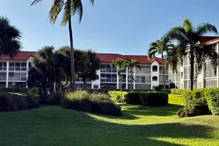 110 Half Moon Cir, Hypoluxo, FL 33462 - Photo 36