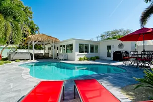 504 69th St, Bradenton Beach, FL 34217 - Photo 12