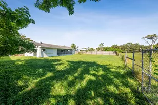 2009 SE Hideaway Cir, Port Saint Lucie, FL 34952 - Photo 18