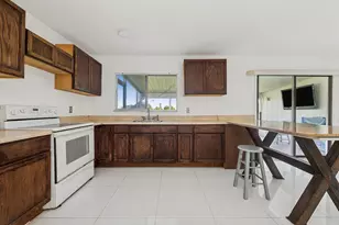 2009 SE Hideaway Cir, Port Saint Lucie, FL 34952 - Photo 8
