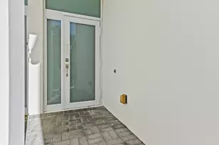 2461 NE 135th St, North Miami, FL 33181 - Photo 2