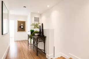 2461 NE 135th St, North Miami, FL 33181 - Photo 10
