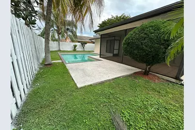 3291 SW 4th Street, Deerfield Beach, FL 33442 - Photo 26