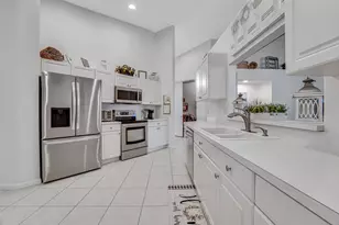 2235 Sapphire Cir, West Palm Beach, FL 33411 - Photo 20