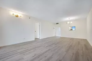 7770 Tahiti Ln, Lake Worth, FL 33467 - Photo 10