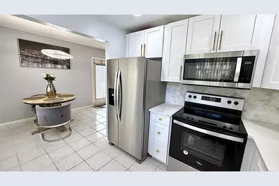 81 Markham E, Deerfield Beach, FL 33442 - Photo 6