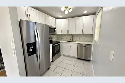 81 Markham E, Deerfield Beach, FL 33442 - Photo 2