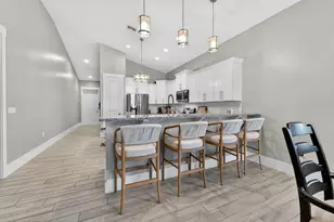 443 SE Dolphin Dr, Stuart, FL 34996 - Photo 6