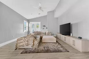 443 SE Dolphin Dr, Stuart, FL 34996 - Photo 8