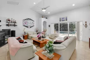 9436 Lago Dr, Boynton Beach, FL 33472 - Photo 10