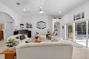 9436 Lago Dr, Boynton Beach, FL 33472 - Photo 4