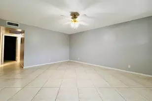 210 Somerset K, West Palm Beach, FL 33417 - Photo 4