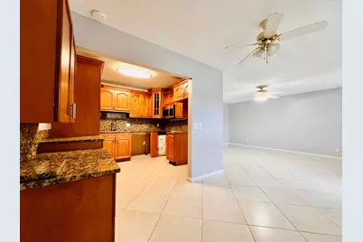 210 Somerset K, West Palm Beach, FL 33417 - Photo 2