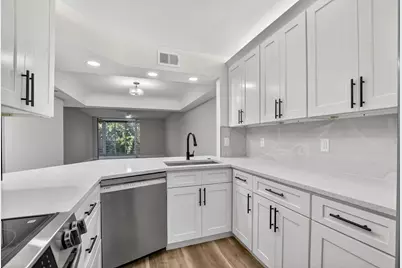 23247 Barwood Lane N #205, Boca Raton, FL 33428 - Photo 4