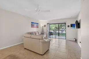 265 SE 10th St, Deerfield Beach, FL 33441 - Photo 8