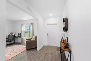 6300 NW leafmore Ln, Port Saint Lucie, FL 34987 - Photo 4