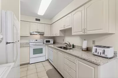 13682 Via Flora #A, Delray Beach, FL 33484 - Photo 12