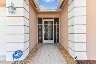 1718 Sawgrass Cir, Greenacres, FL 33413 - Photo 4