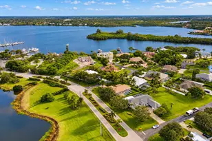 1111 SE Westchester Dr, Port Saint Lucie, FL 34952 - Photo 38