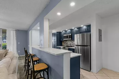 110 Half Moon Circle #D1, Hypoluxo, FL 33462 - Photo 6