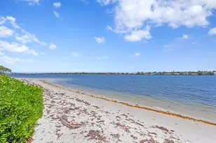 110 Half Moon Cir, Hypoluxo, FL 33462 - Photo 18